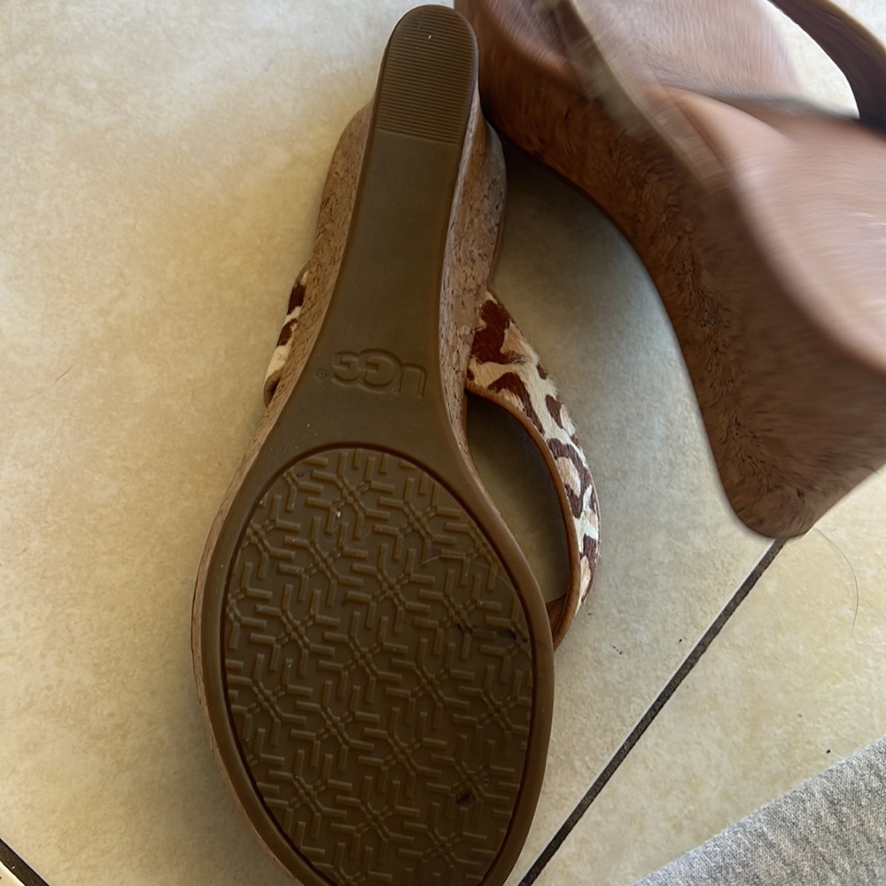 UGG NATASSIA LEOPARD WEDGE CALF HAIR CORK SANDALS 8,5 PERFECT CONDITION - Picture 3 of 3